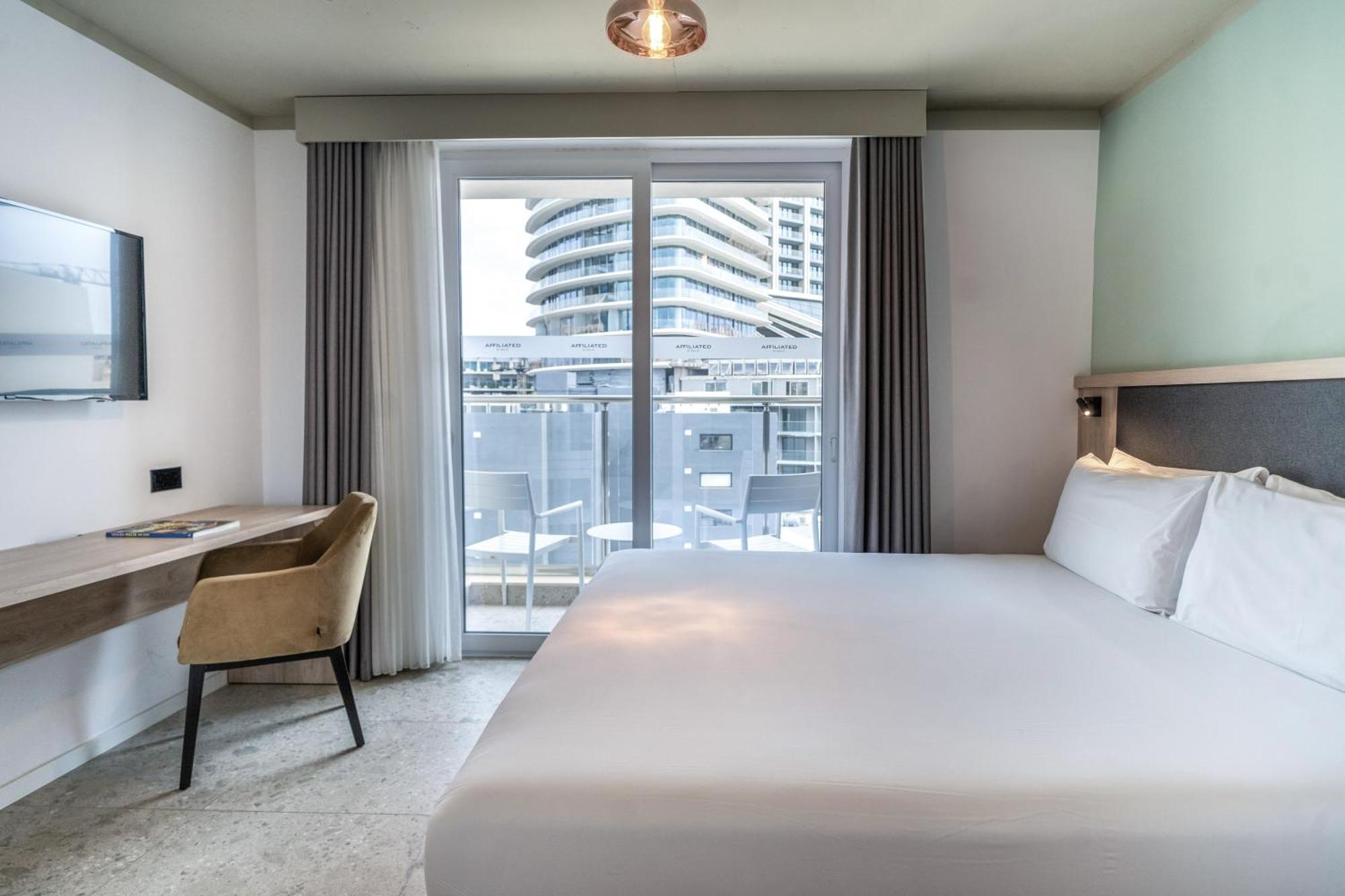 Hotel Mistral St Julian'S, Affiliated By Melia Saint Julian's ภายนอก รูปภาพ