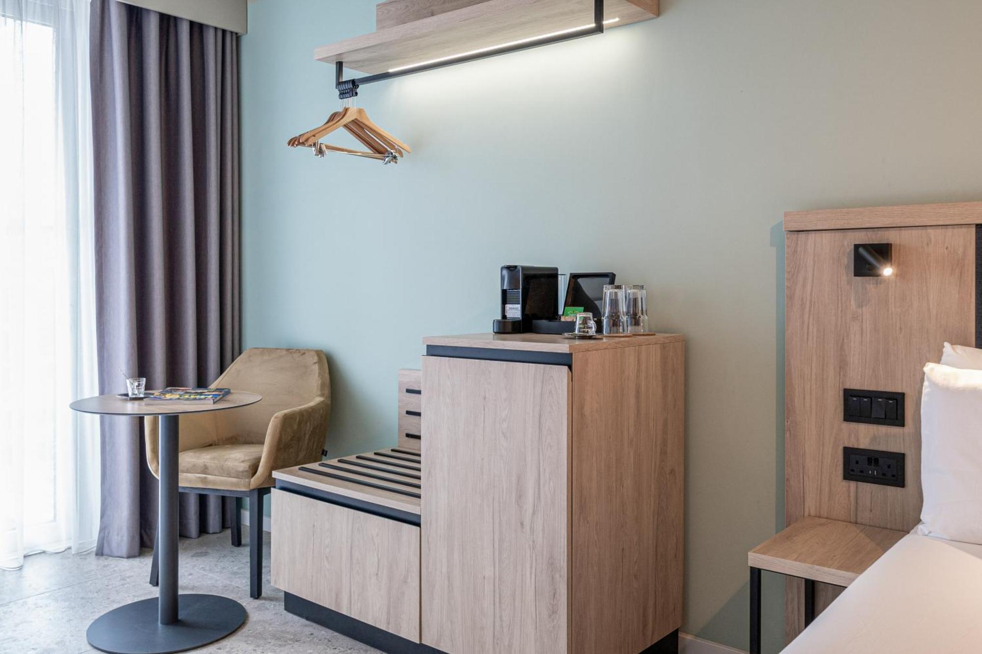 Hotel Mistral St Julian'S, Affiliated By Melia Saint Julian's ภายนอก รูปภาพ